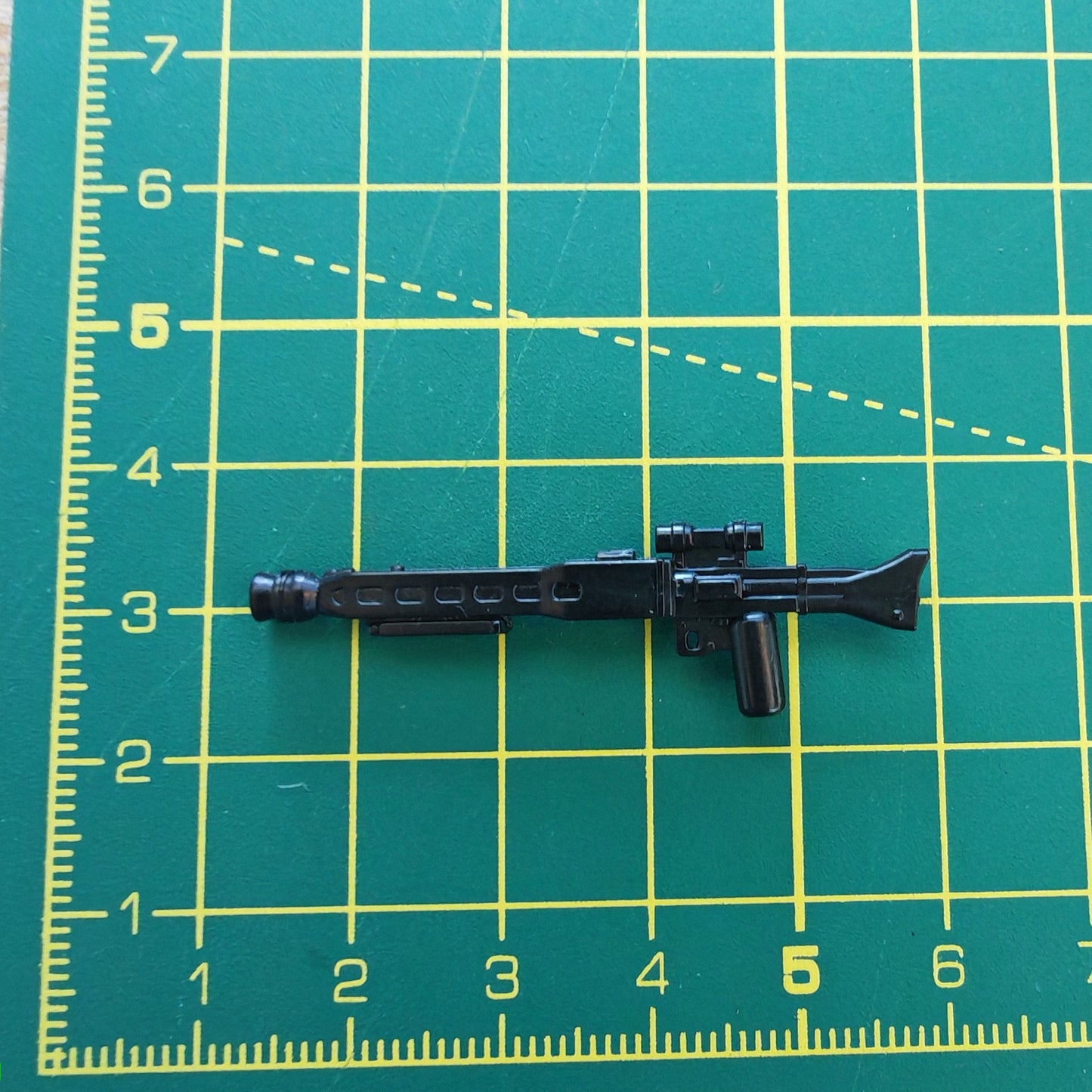 DLT19 Blaster Rifle replica U0028