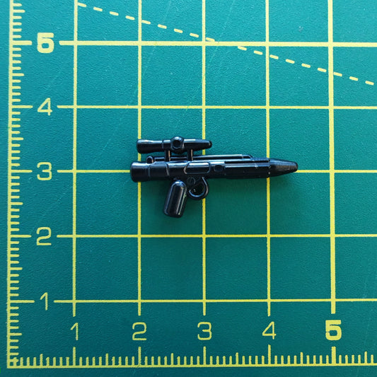 DH17 Blaster Pistol replica U0033