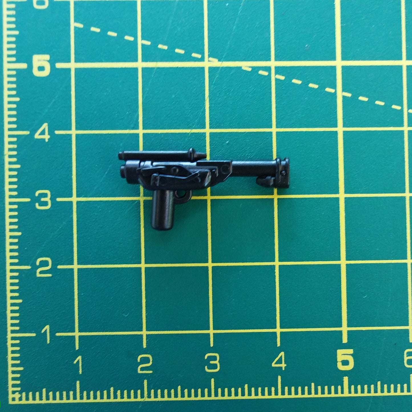 DL18 Blaster Pistol replica