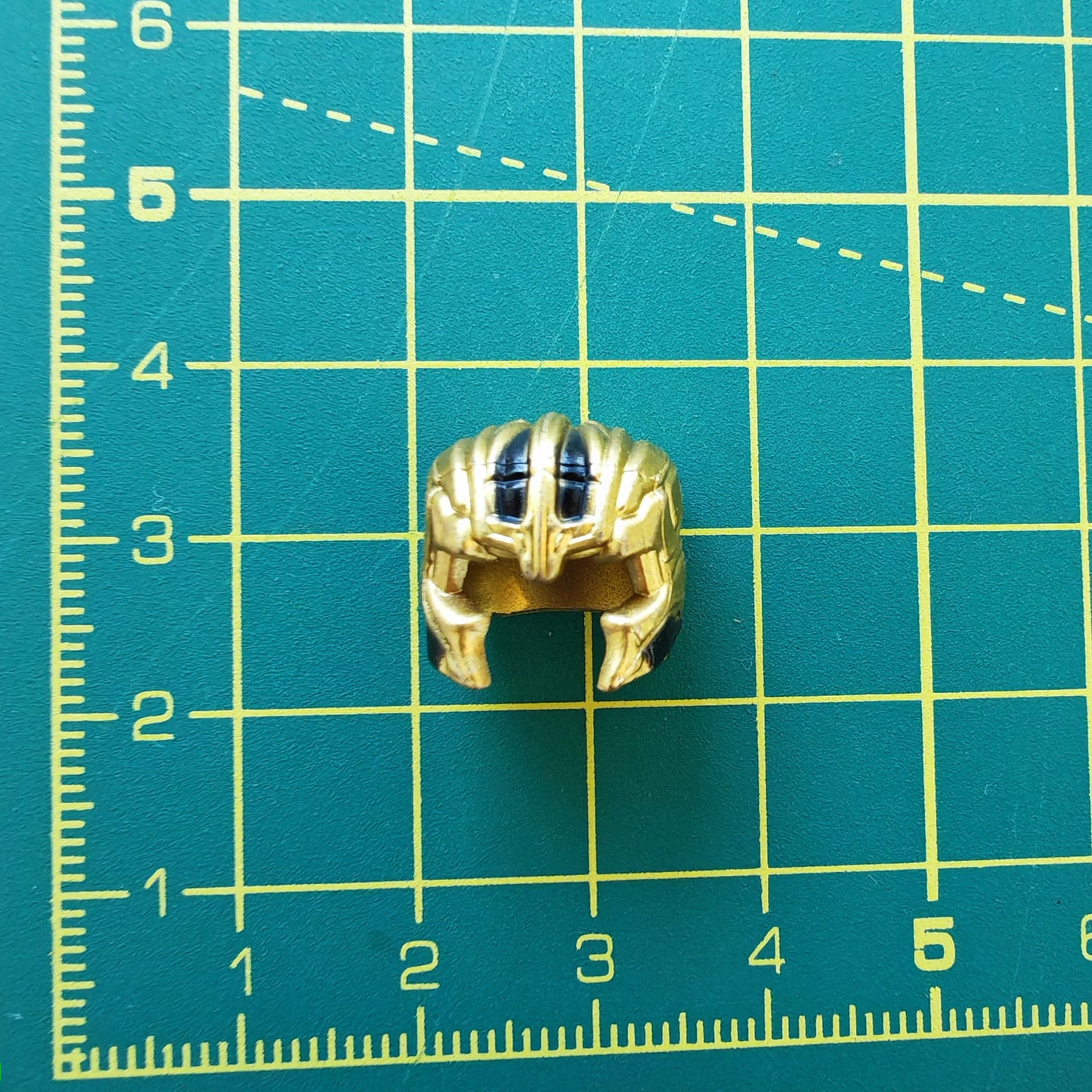 Mad Titan Battle Helmet replica U0038